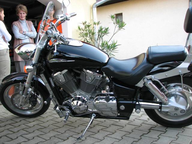 tehat amirol itt szo van, az egy 1800-as Honda